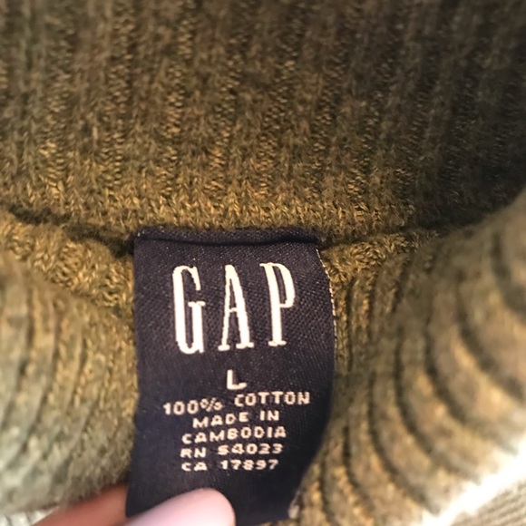Gap • Olive Green Ribbed Turtleneck - Picture 4 of 8